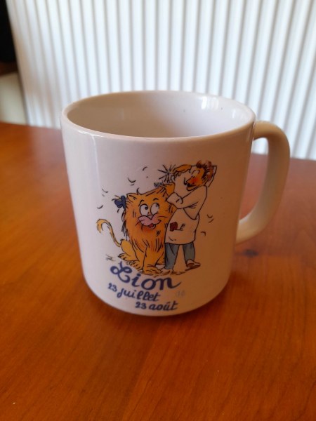 1 mug signe astrologique lion