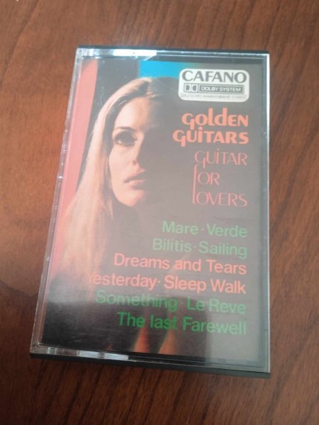 Cassette audio " golden guitars "