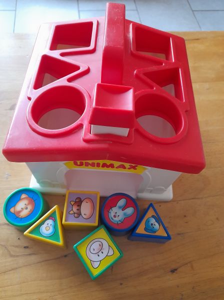 Jouet maison a cube 1er age unimax toys