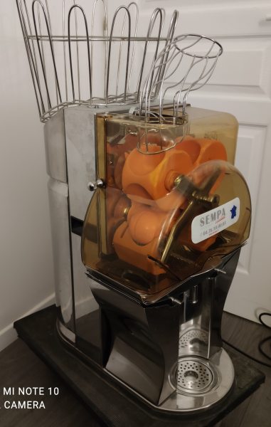 Machine à jus d'oranges sempa ol61