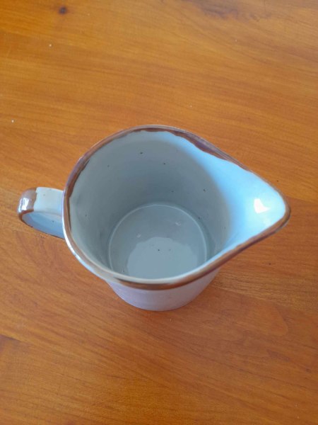 Annonce Petit pot à lait en porcelaine - vintage