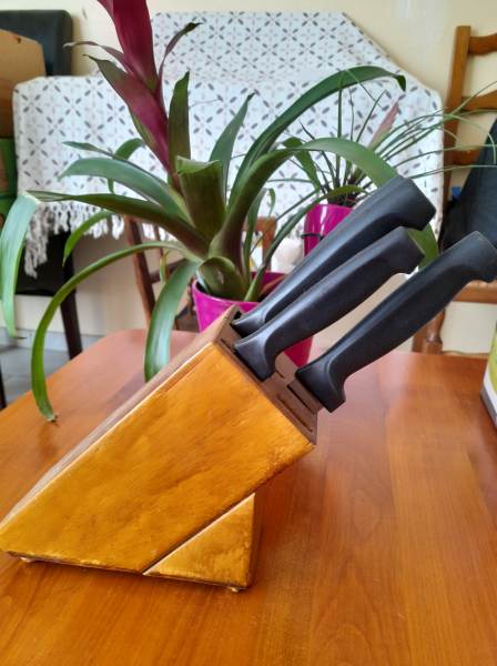 Porte couteau de cuisine en bois avec 4 couteaux