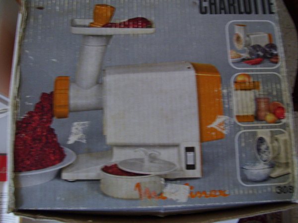 Annonce Robot charlotte moulinex vintage avec hachoir râpe
