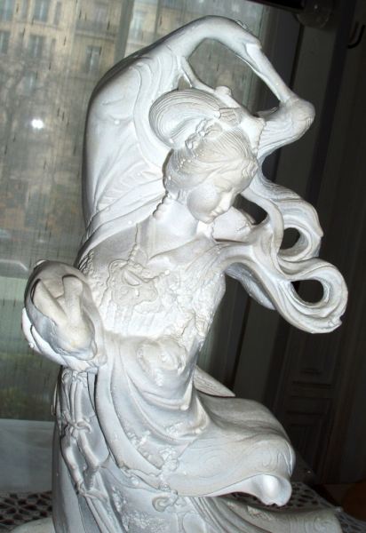 Statuette 40cm plâtre «déesse de l'amour» dynastie pas cher