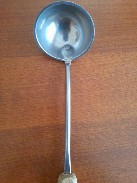 Annonce 1 louche &agrave; sauce