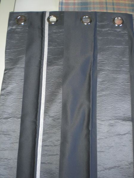 Annonce 1 rideau oeillet-paire rideaux-2 rideaux oeillets