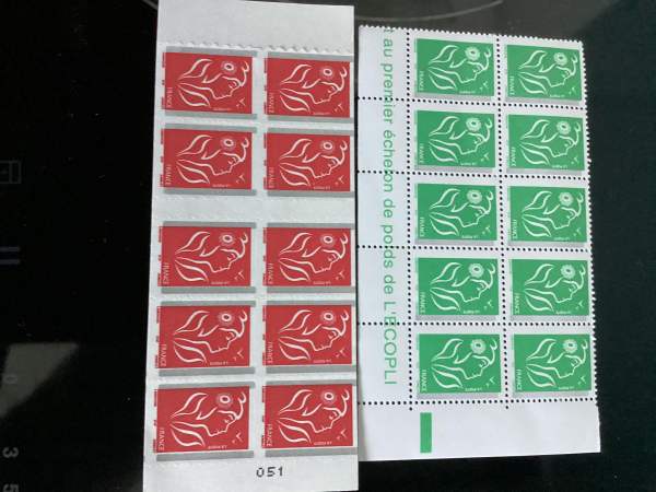 Lot de 10 timbres rouges ou verts