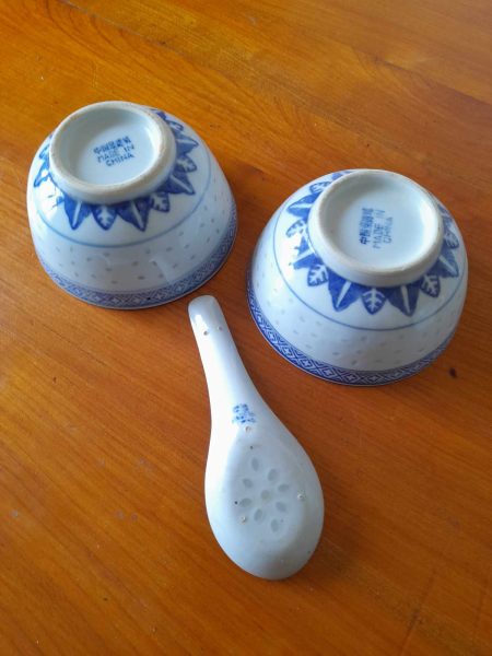 Vente 2 bols chinois et 1 cuillère chinoise en porcelain