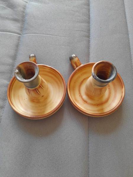 2 bougeoirs en terre cuite - sign&eacute;s pas cher