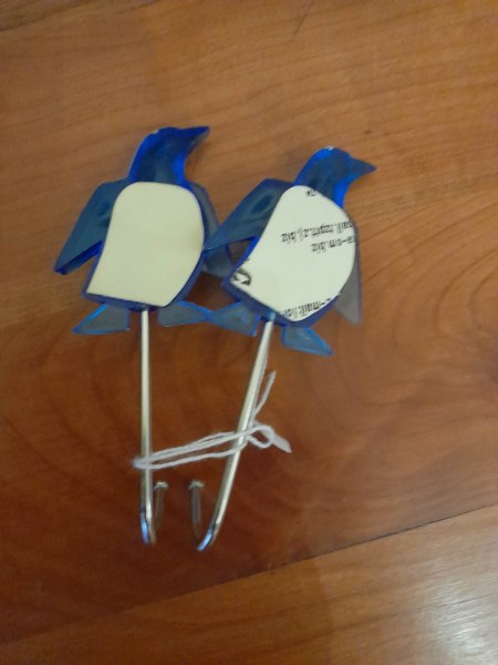 Vente 2 crochets auto adhésifs forme pingouin