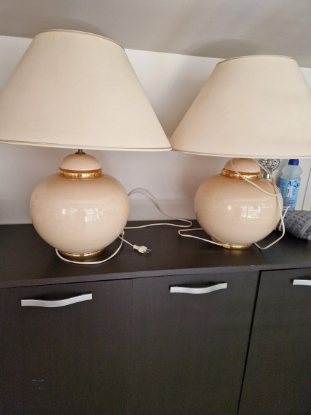 2 lampes identiques