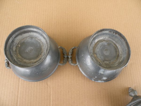 Annonce 2 petites soupi&egrave;res avec couvercles &eacute;tain lourd