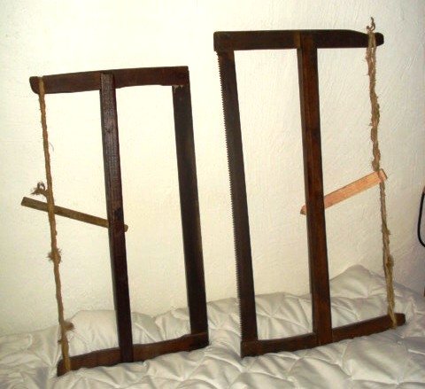 Lot de 2 scies anciennes