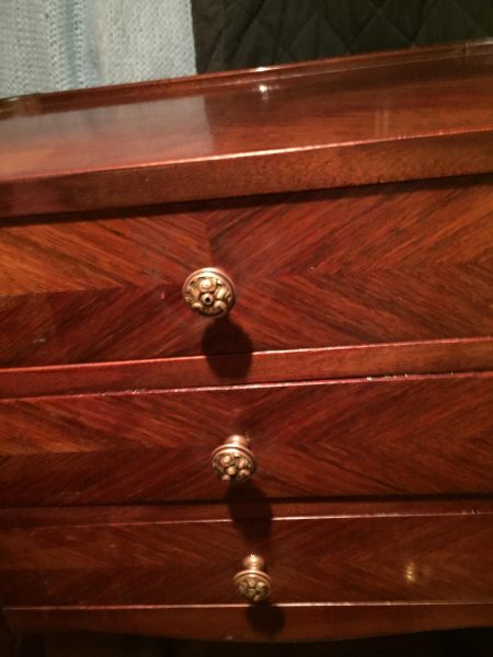 2 tables de chevet en bois de rose marquetées meub pas cher