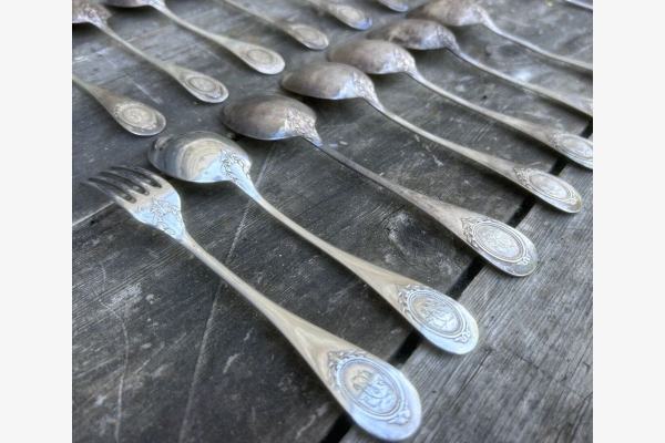 24 couvert en argent massif sign&eacute;e h&eacute;nin &amp; cie