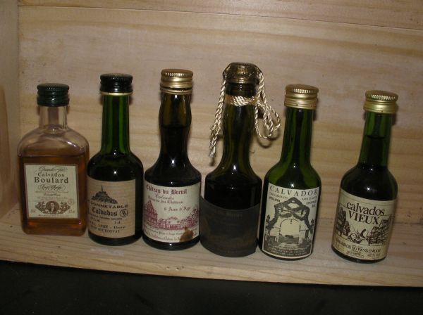 Vente 24 mignonnettes de calvados