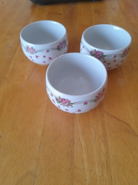 3 bols &agrave; sauce en c&eacute;ramique