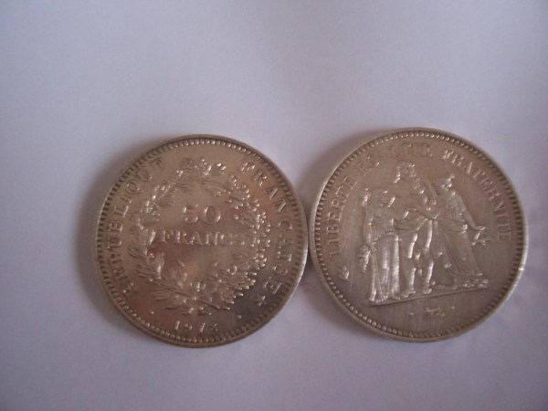 3 pièces de 50 francs en argent de 1976 et 1978