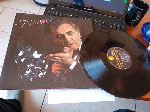 33t " charles aznavour "
