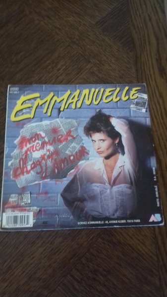 Vente 45 t emmanuelle  "mon premier chagrin d 'amour "