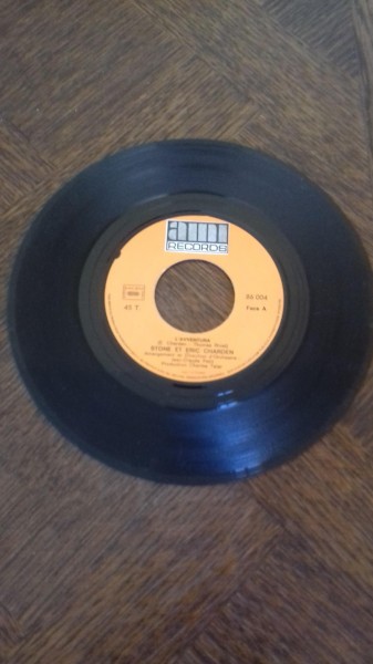 Vente 45 t stone et charden  "l'aventura"