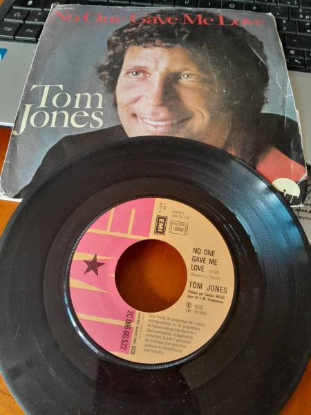 45 t " tom jones "