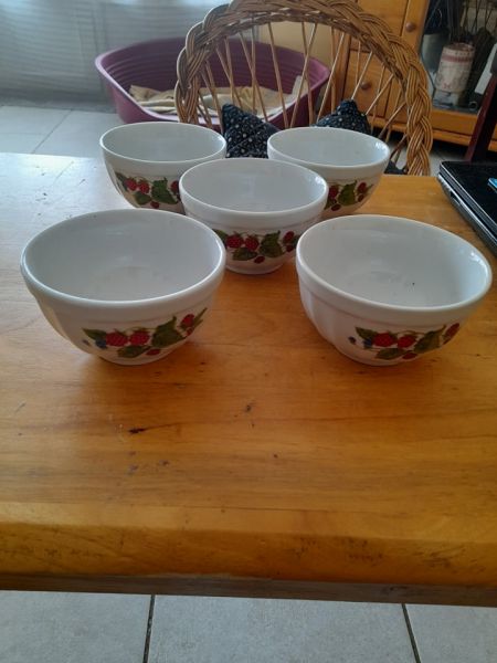 5 bols en céramique