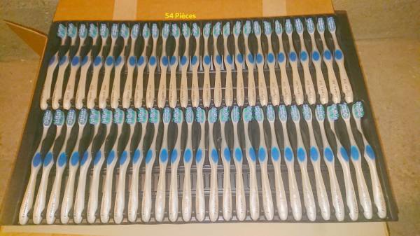 54 brosse à dents colgate 360 max white one pas cher