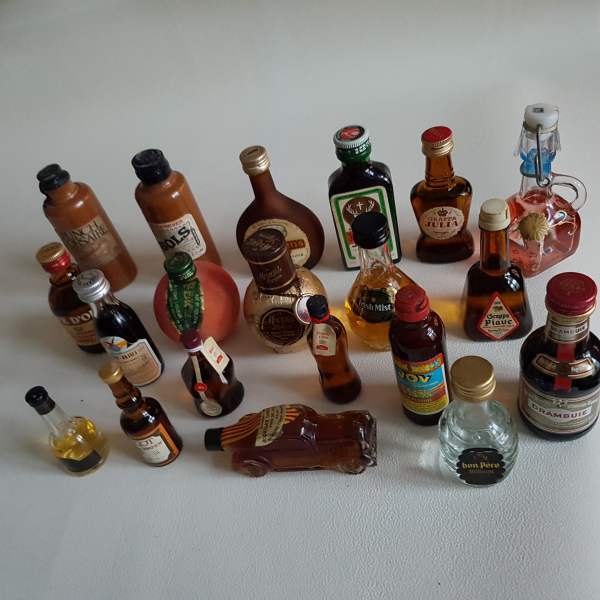 620 mignonettes pleines pas cher