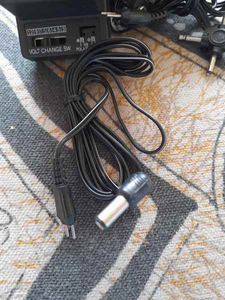 Adaptateur universel 3/12 volt pas cher