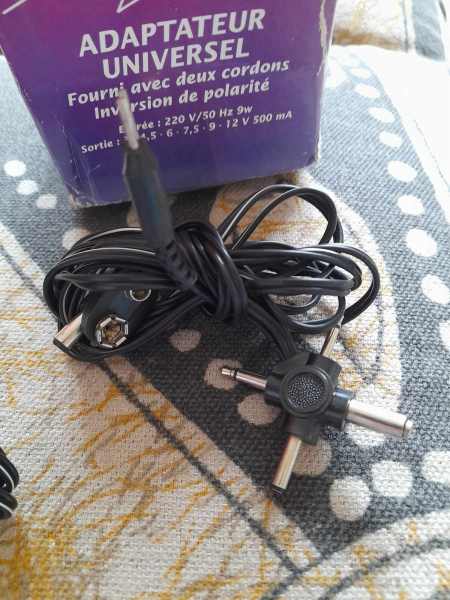 Annonce Adaptateur universel 3/12 volt