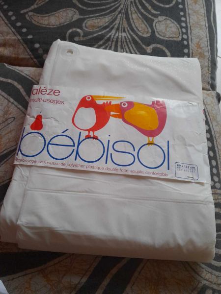 Al&egrave;ze matelass&eacute;e - pot&egrave;ge matelas 80 x 132 cm