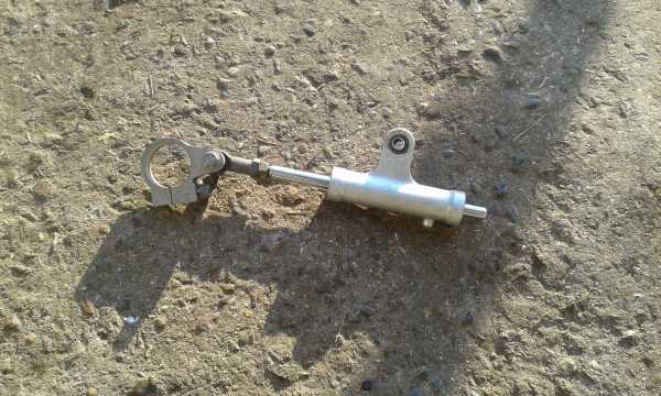 Amortisseur de direction suzuki 1100 gsxr 1988