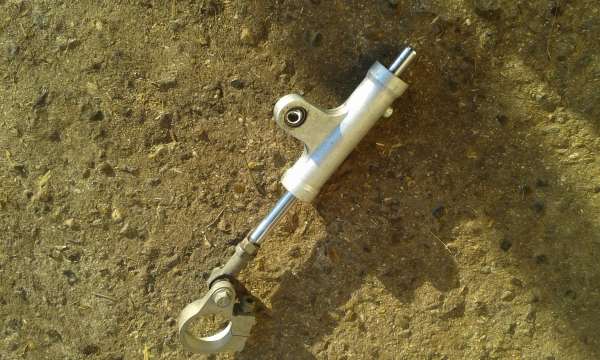 Annonce Amortisseur de direction suzuki 1100 gsxr 1988