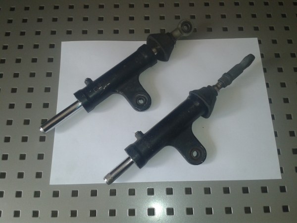 Amortisseur de dir&eacute;ction suzuki 750 gsxr srad 1998 pas cher