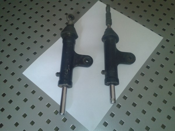 Annonce Amortisseur de dir&eacute;ction suzuki 750 gsxr srad 1998