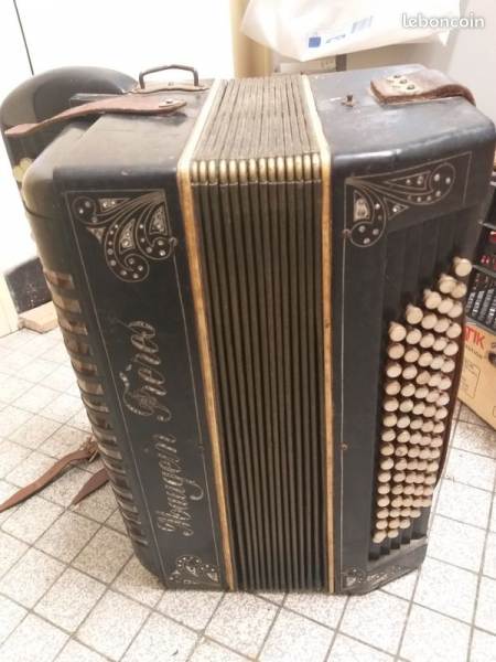 Ancien accordéon chromatique