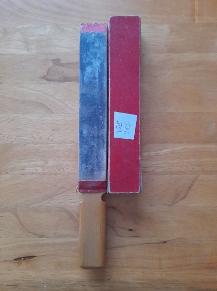 Ancien aiguiseur-affutoir coupe chou, rasoir