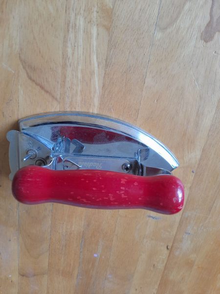 Annonce Ancien fer a repasser radiola fs42