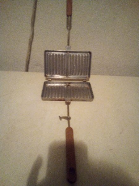 Ancien gauffrier &agrave; main