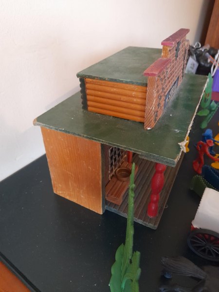 Annonce Ancien jouet - bureau du shérif en bois