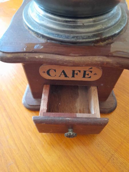 Ancien moulin à café en bois pas cher