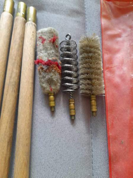 Vente Ancien n&eacute;cessaire de nettoyage pour fusil