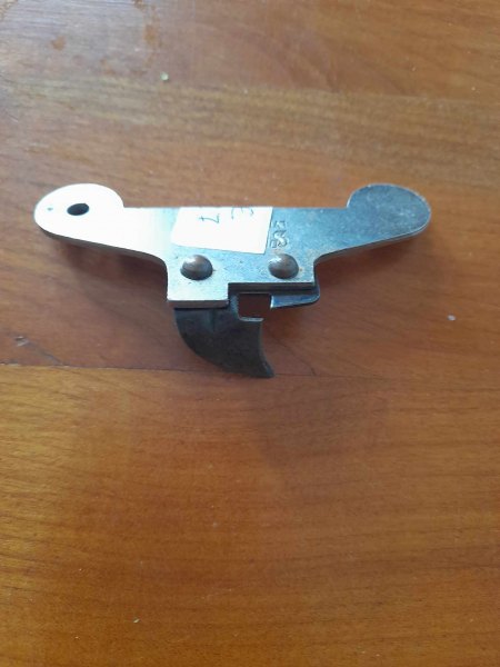 Vente Ancien ouvre boite en m&eacute;tal