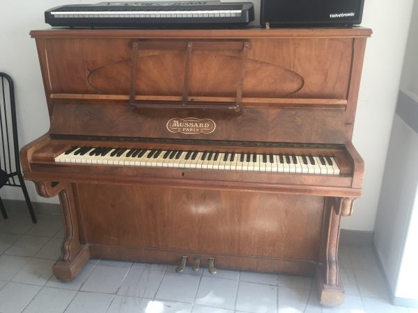 Ancien piano aussard