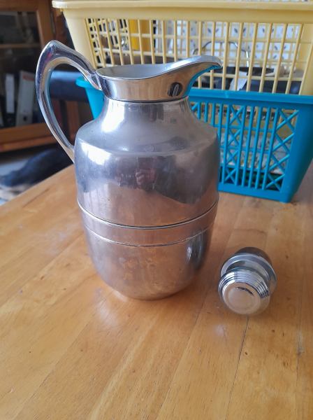 Vente Ancien pichet isotherme en inox