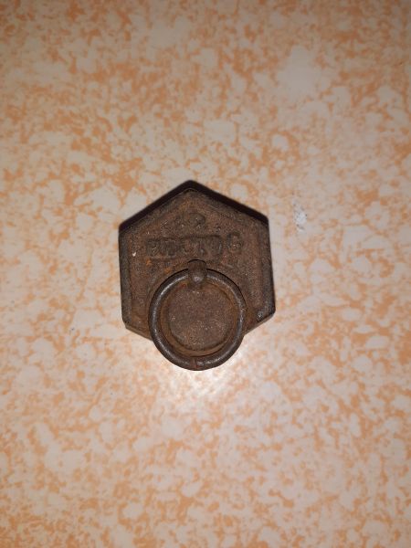 Ancien poids hexagonal de 50g