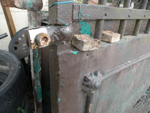 Annonce Ancien portail en fer forg&eacute;