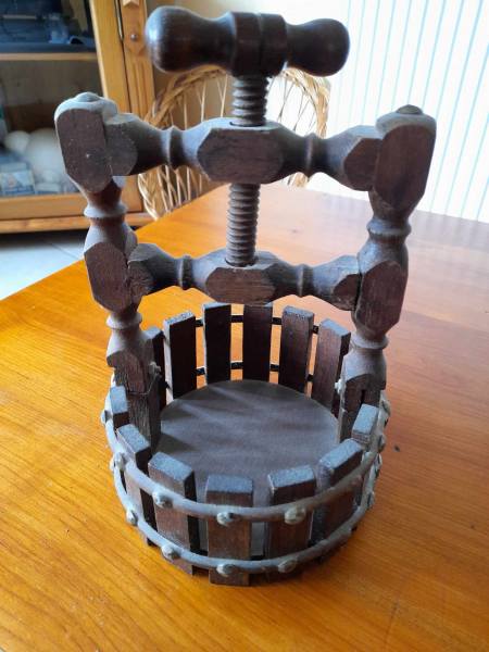 Ancien pressoir en bois - casse noix - bol &agrave; noix pas cher