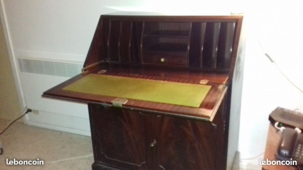 Vente Ancien secr&eacute;taire